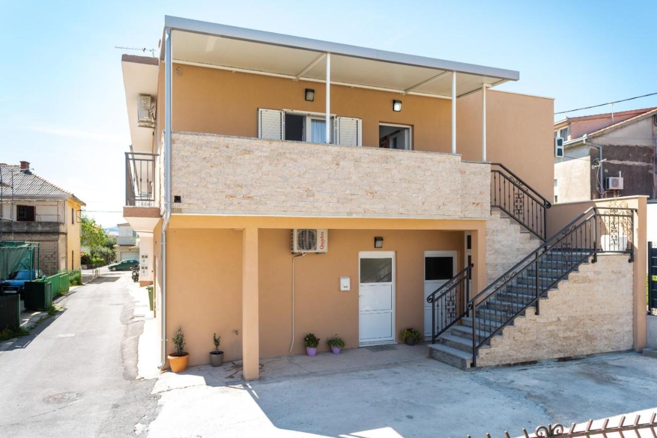 Apartment Vuletin Каштела Экстерьер фото