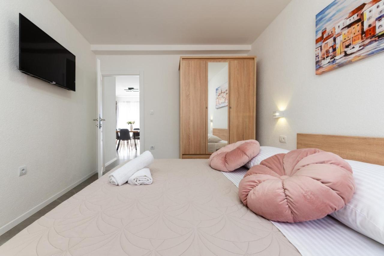 Apartment Vuletin Каштела Экстерьер фото