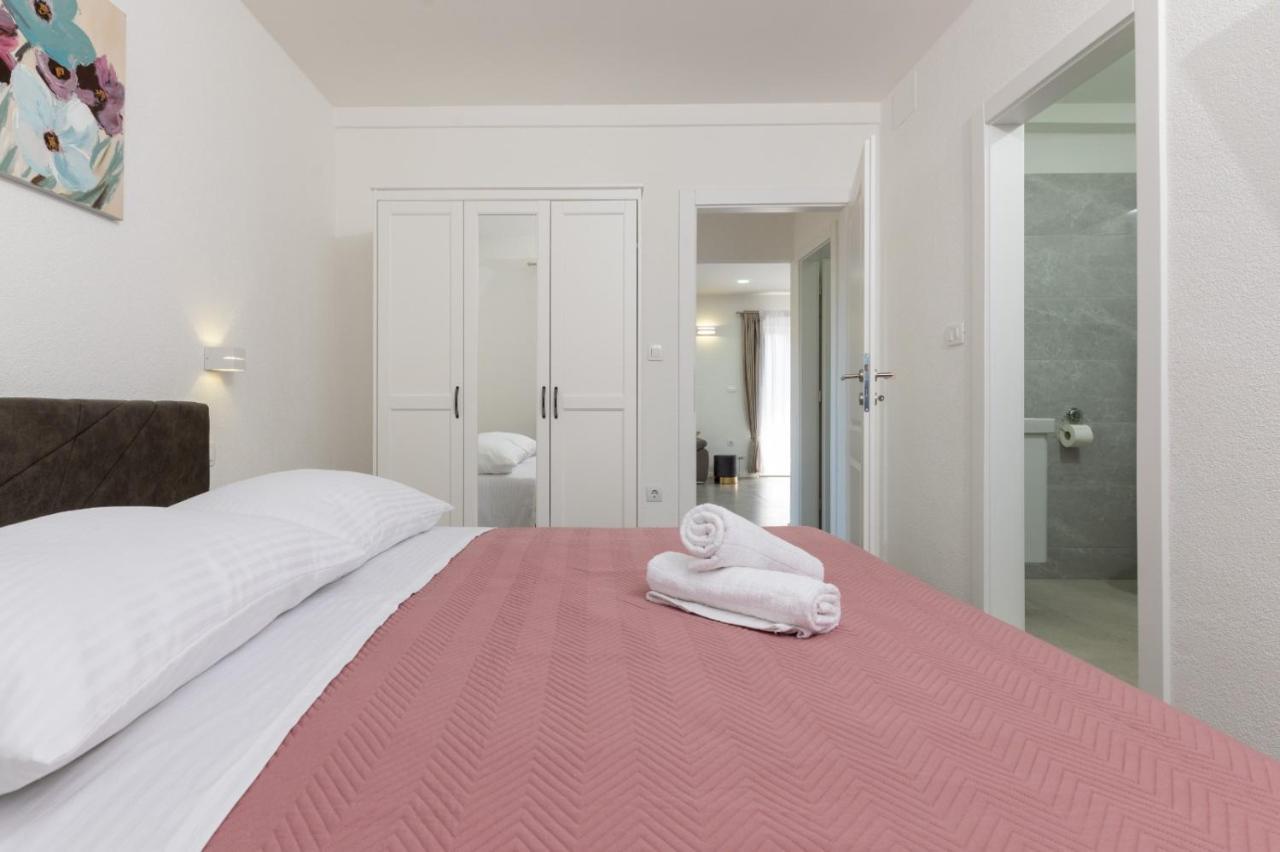 Apartment Vuletin Каштела Экстерьер фото