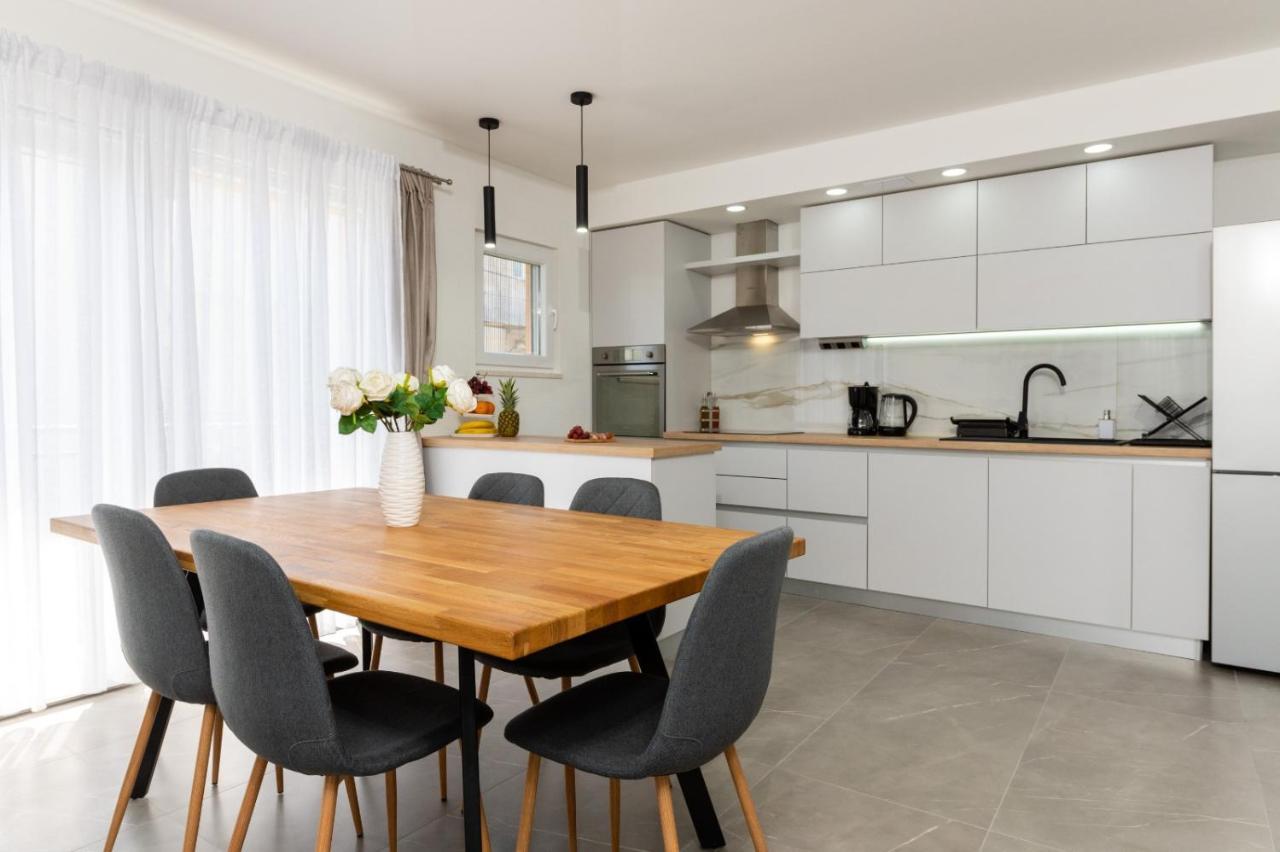 Apartment Vuletin Каштела Экстерьер фото