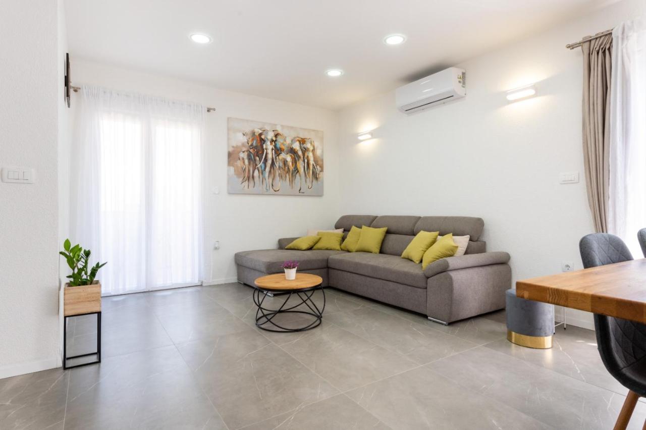 Apartment Vuletin Каштела Экстерьер фото