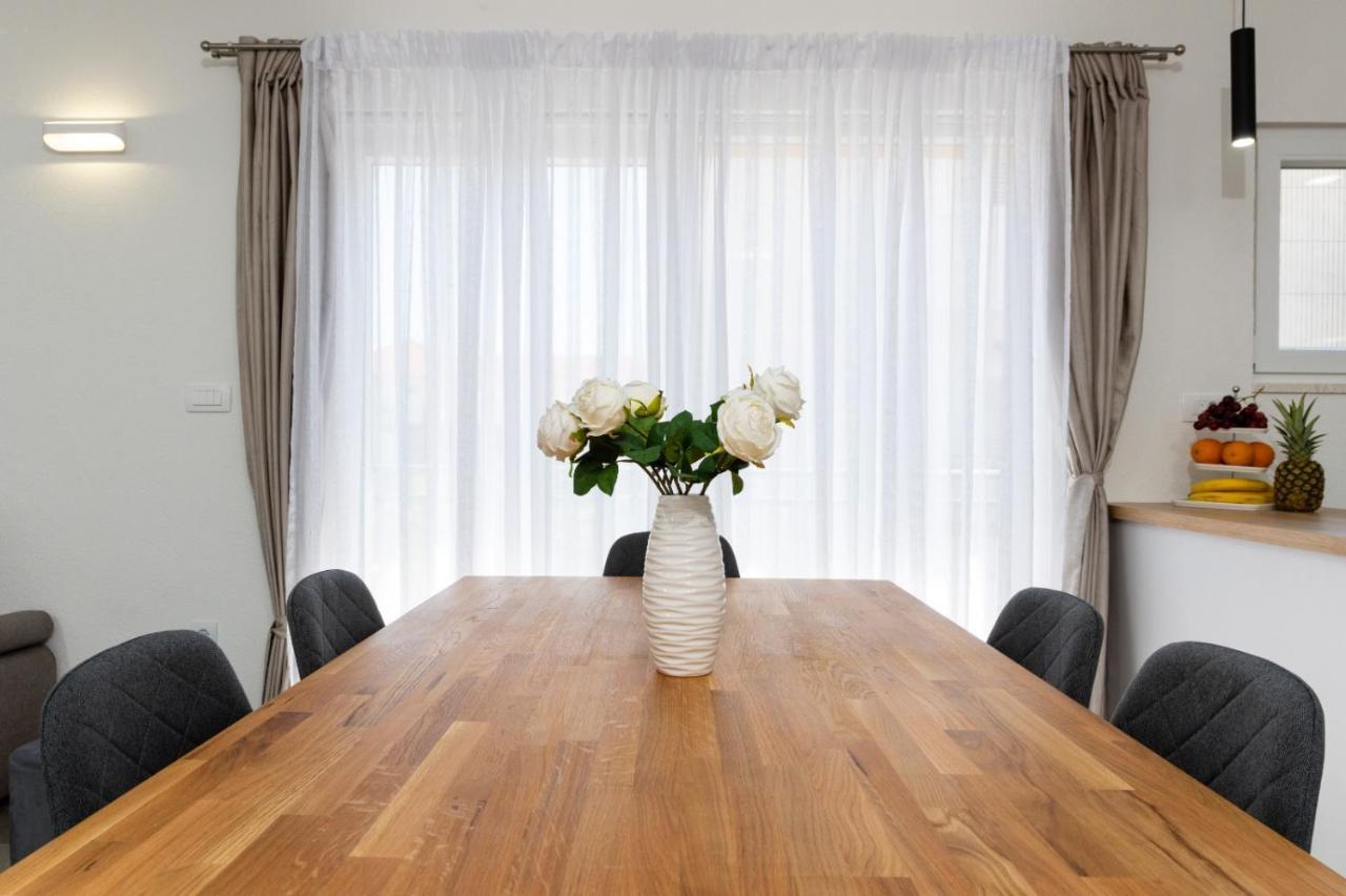 Apartment Vuletin Каштела Экстерьер фото