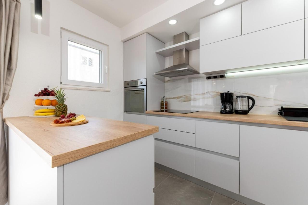Apartment Vuletin Каштела Экстерьер фото