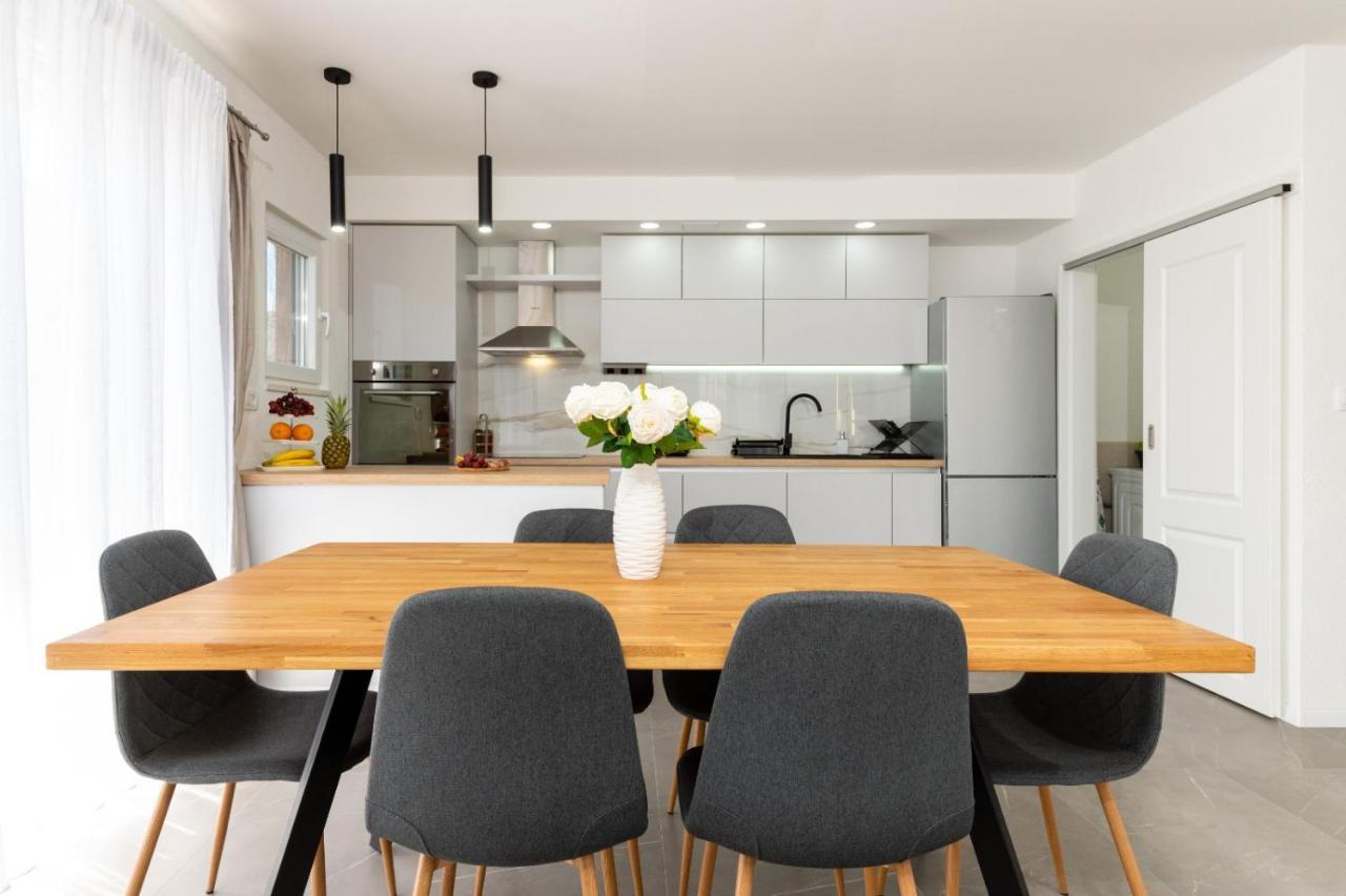 Apartment Vuletin Каштела Экстерьер фото